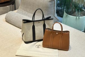 Comparison of Hermes Garden Party 30 and 36 bags